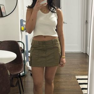Low rise cargo mini skirt